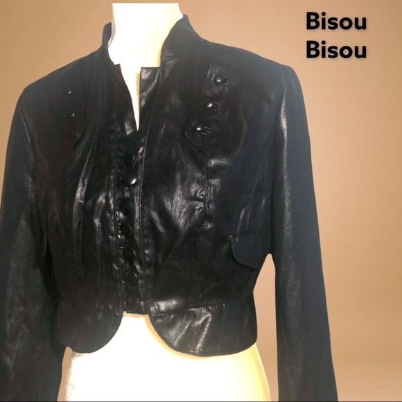 Bisou Bisou Jackets & Blazers - Bisou Bisou black faux leather cropped jacket!